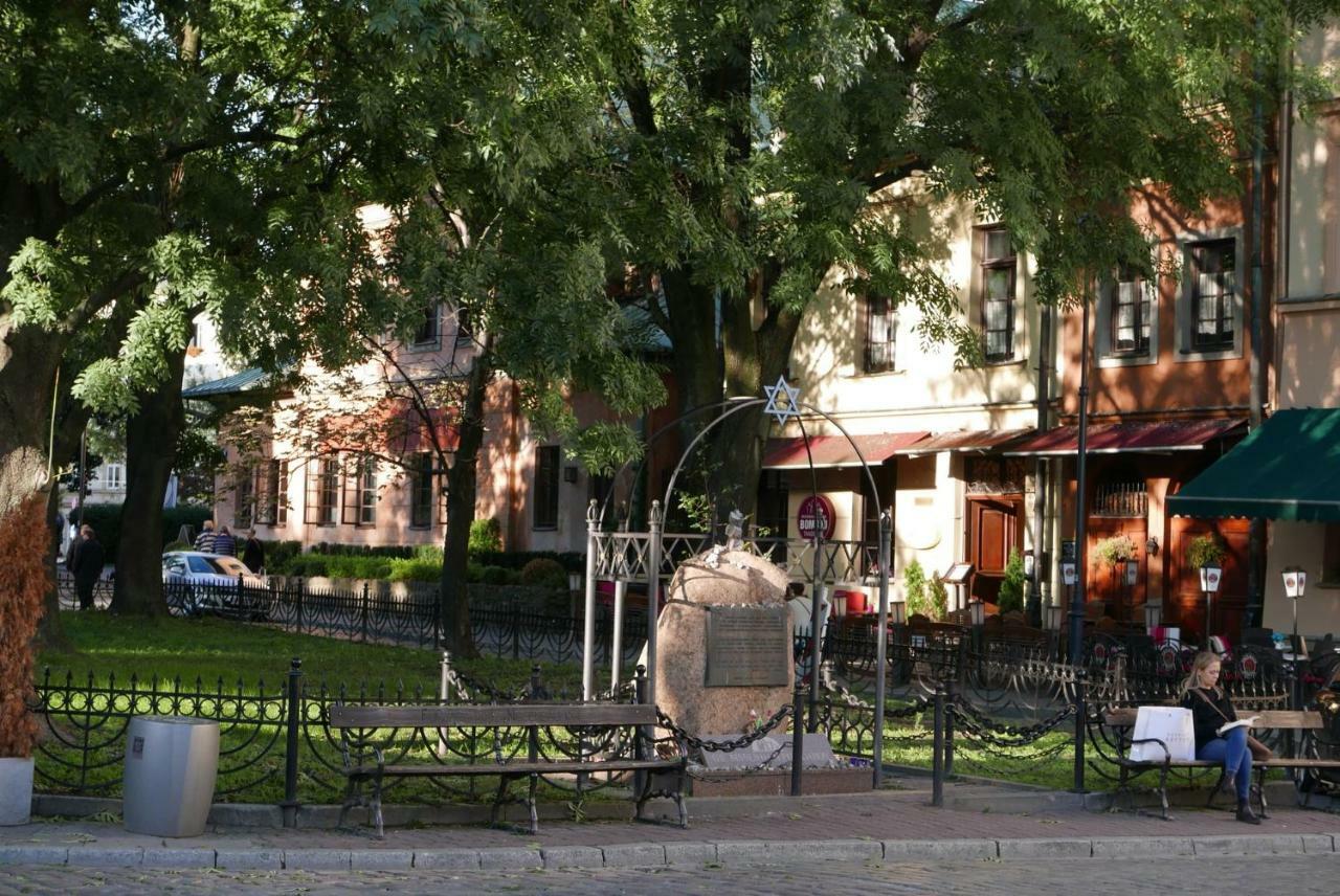 Sunflower Apartment Краков Экстерьер фото