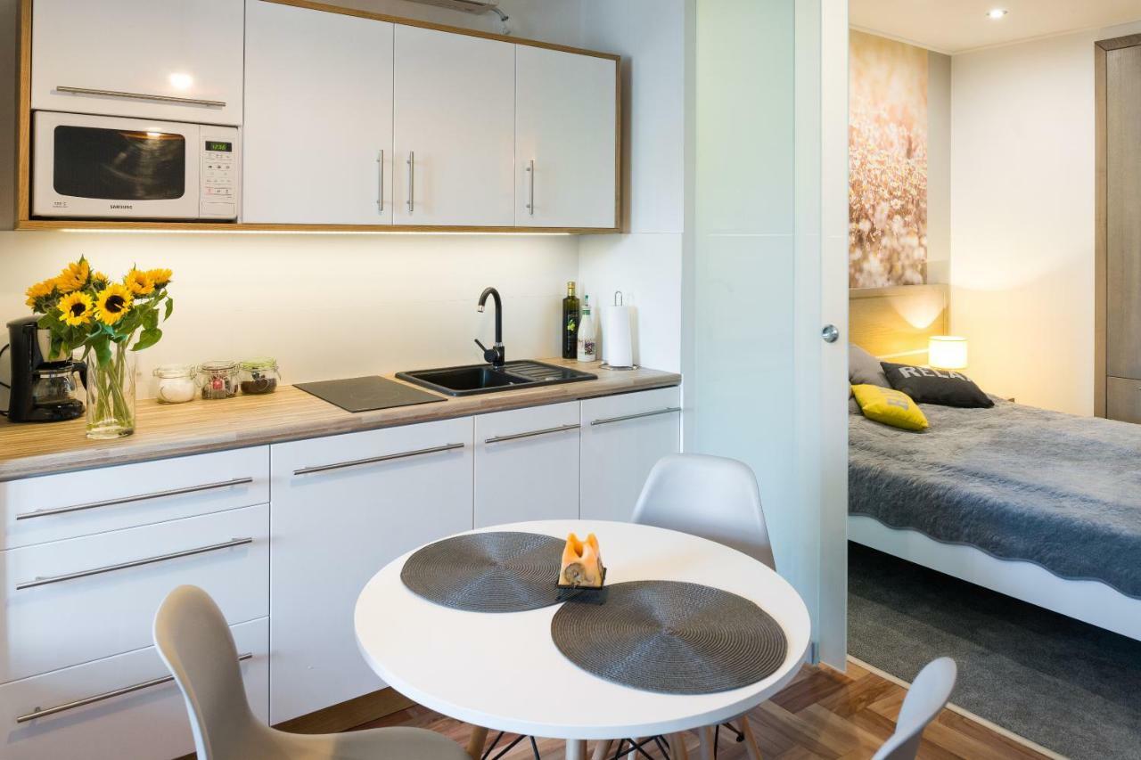 Sunflower Apartment Краков Экстерьер фото